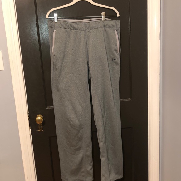 Nike sweatpants - Picture 1 of 4